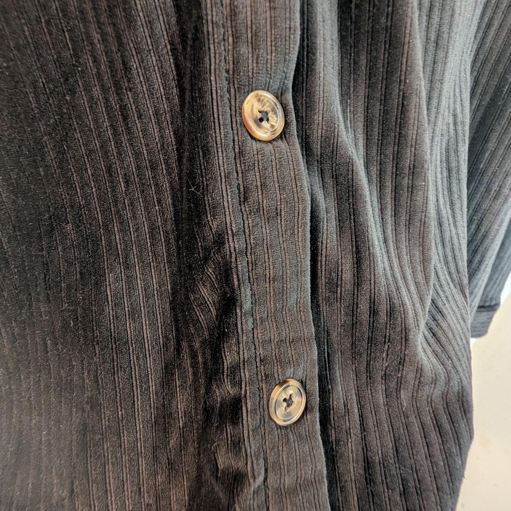 NWOT No Boundaries Black Ribbed Brushed Corduroy Button-Up Shirt with Pocket - Picture 3 of 10